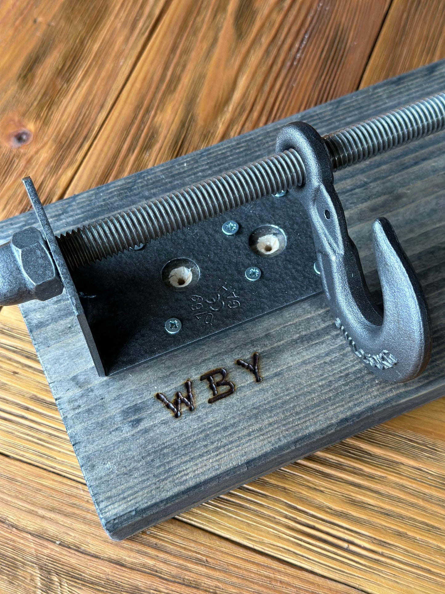 Garderobe Industrial - Dark Iron