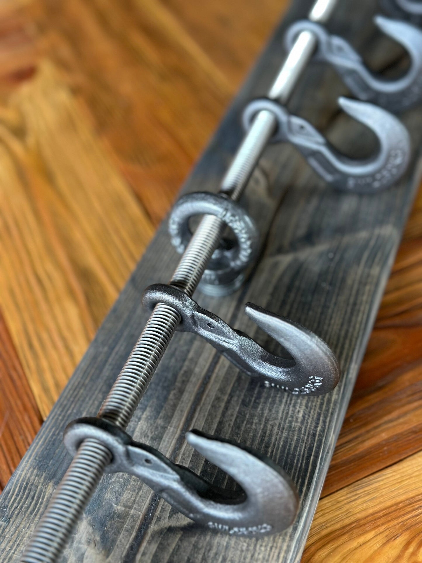 Garderobe Industrial - Dark Iron